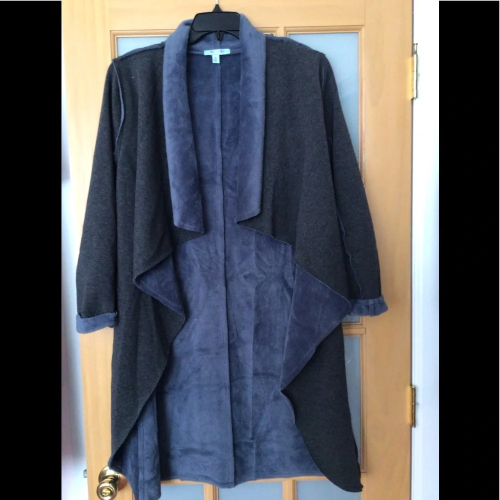 She+Sky” Warm Coat/Cardigan - Picture 1 of 3